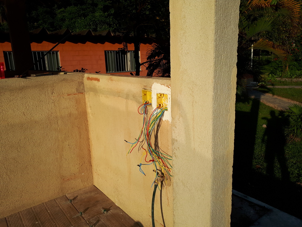 Deck e Área de Piscina