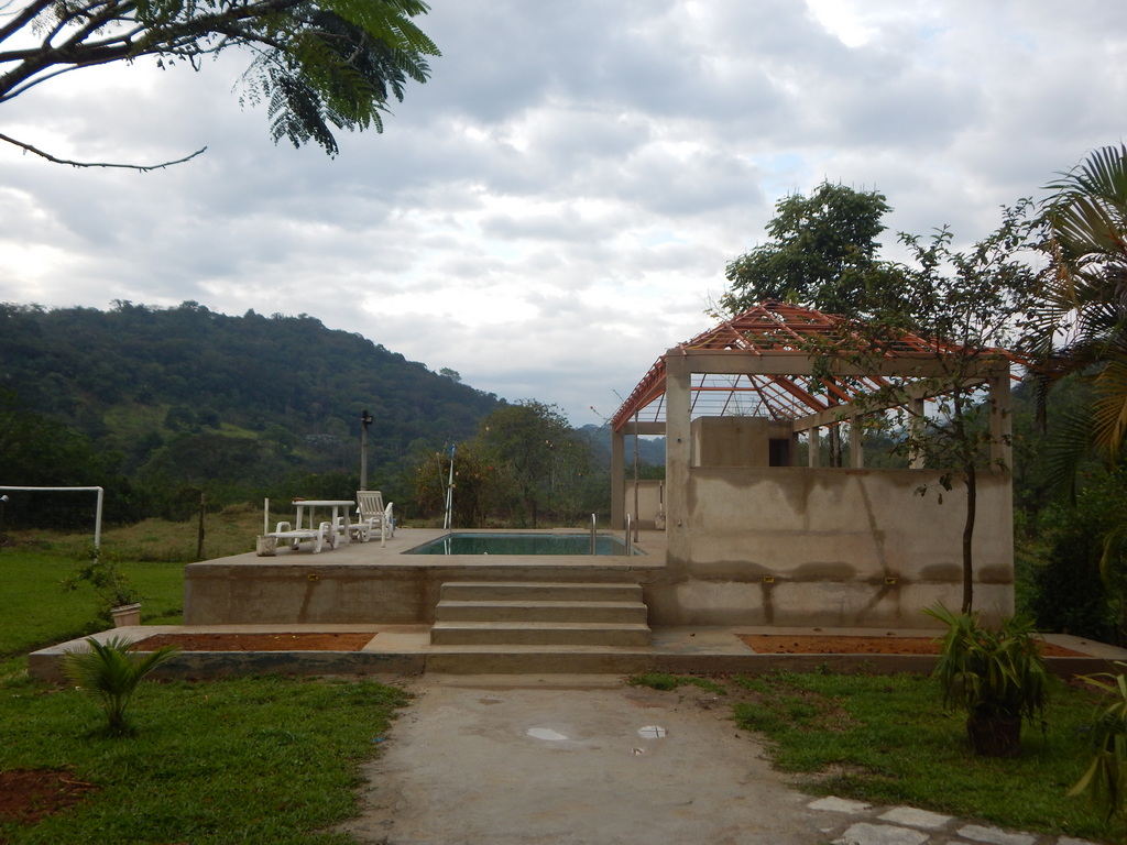 Deck e Área de Piscina